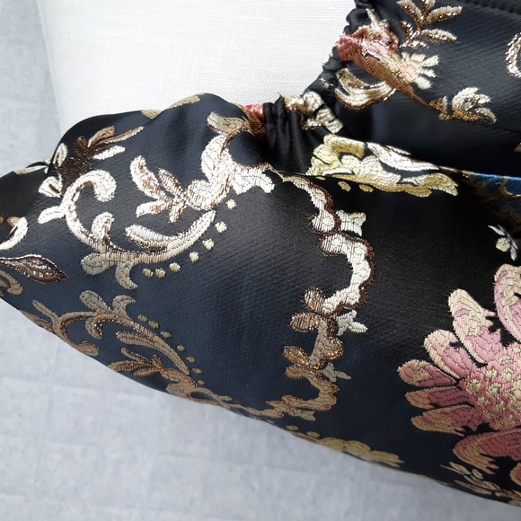 Shein Cropped Blouse - Picture 3 of 8